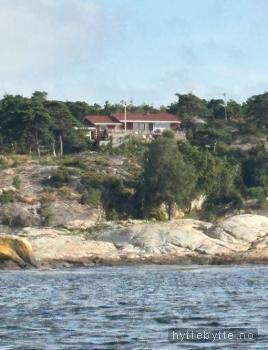 Klikk for stort bilde av 'Klassisk hyttedrøm i strandsonen på Hvaler med båt'