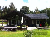 Stilfull nybygd hytte i fredelige omgivelser!