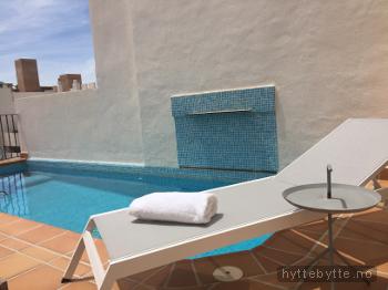 Klikk for stort bilde av 'Penthouse på stranden m. privat pool - i Estepona'