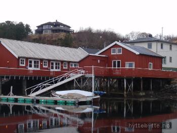 Klikk for stort bilde av 'Kjempekoselig plass med egen flytebrygge til leie.'